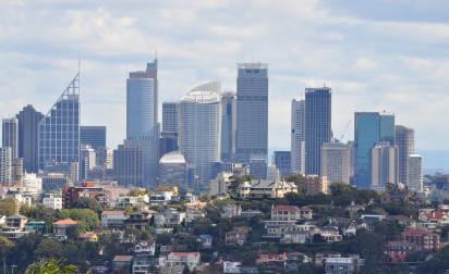 澳洲养老金危机！三大基金接连倒闭，12亿澳元血本无归，退休生活何去何从？