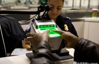 美国入境新规全面升级!12月26日起,绿卡持有者也无法幸免,这些信息你必须知道